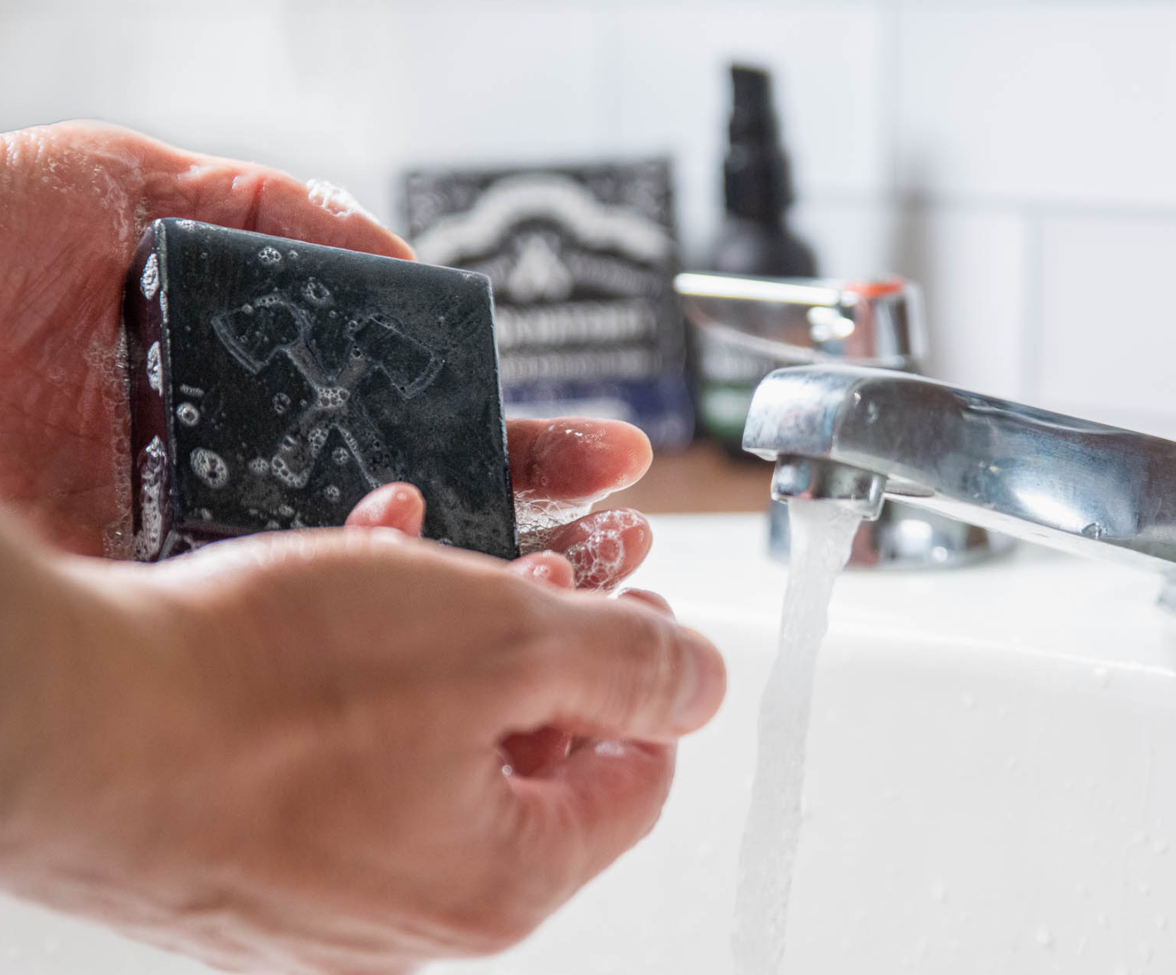 HUNTER soap: charcoal