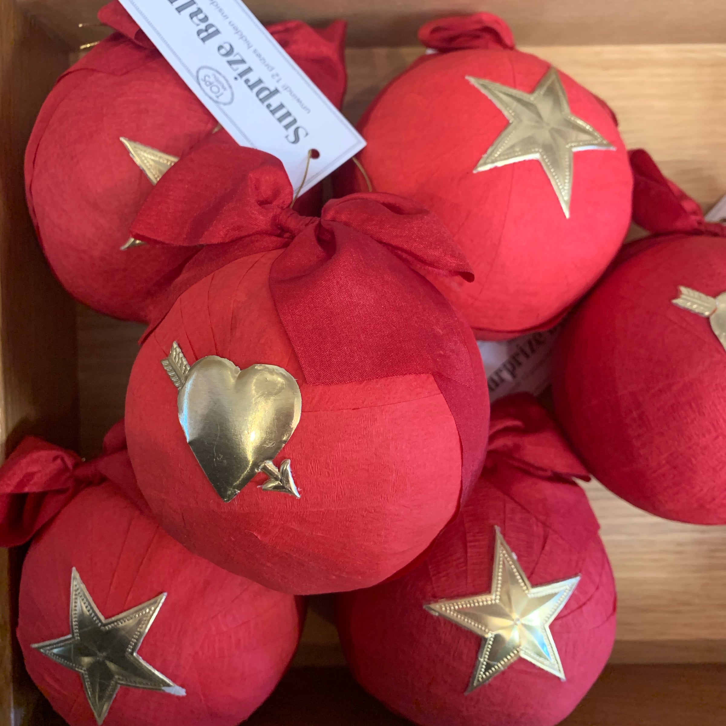 Surprise celebration Ball : Deluxe
