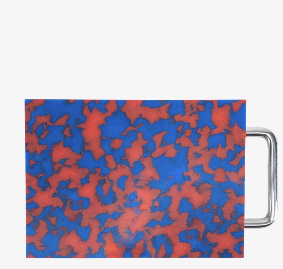 sm: blue/red cutting board