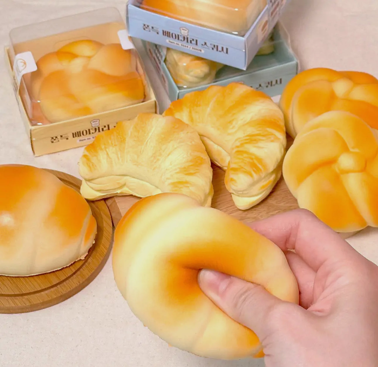 Fresh Bakery Bread Squishy Stuffed /
Stress Relief Toy