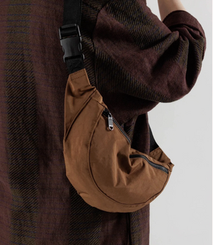 fanny crescent brown : BAGGU bag