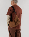 medium crescent brown : BAGGU bag