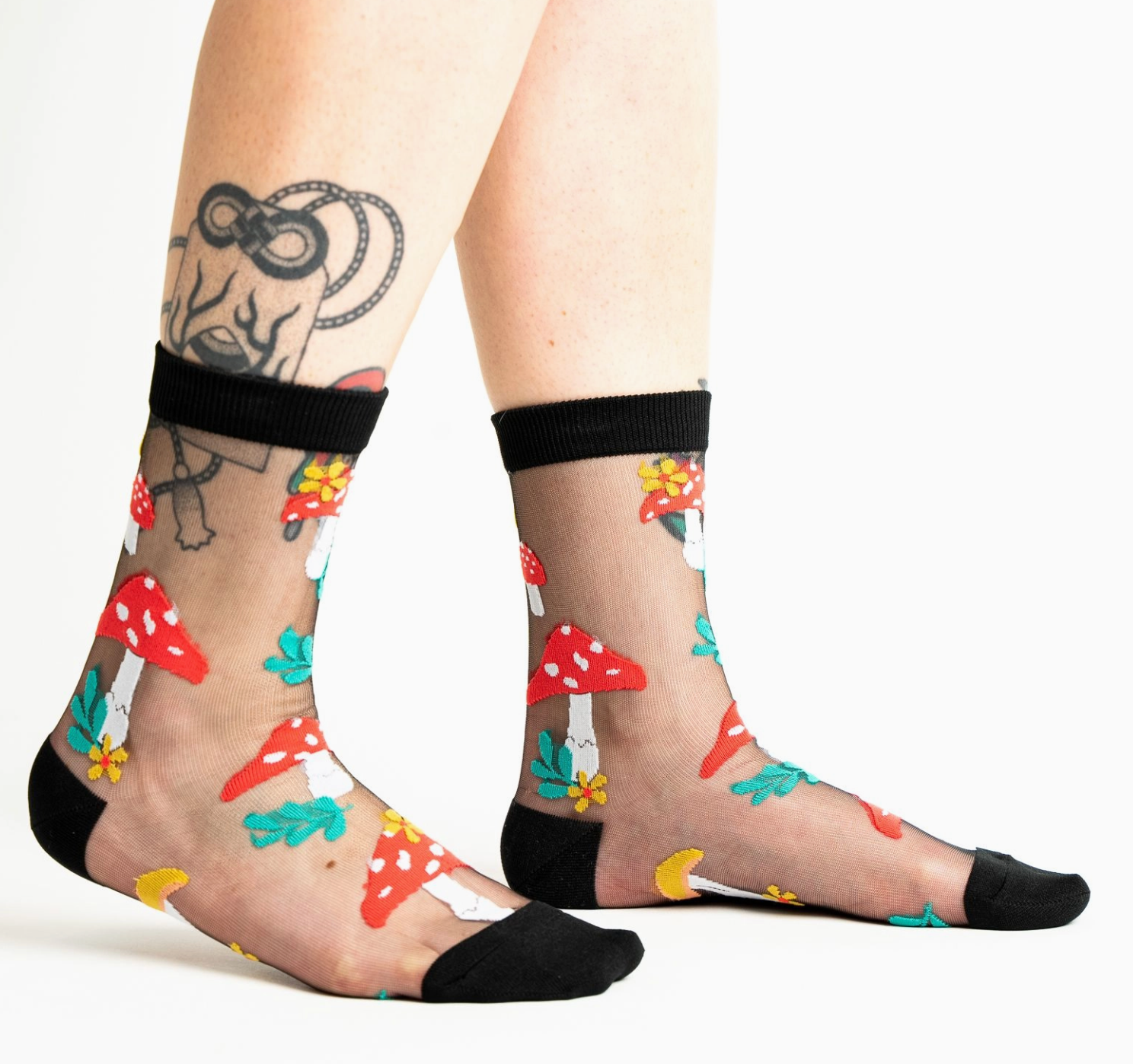 magic mushroom: sheer crew sox