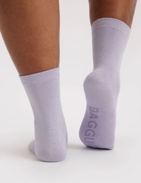 lavender metallic sock: BAGGU