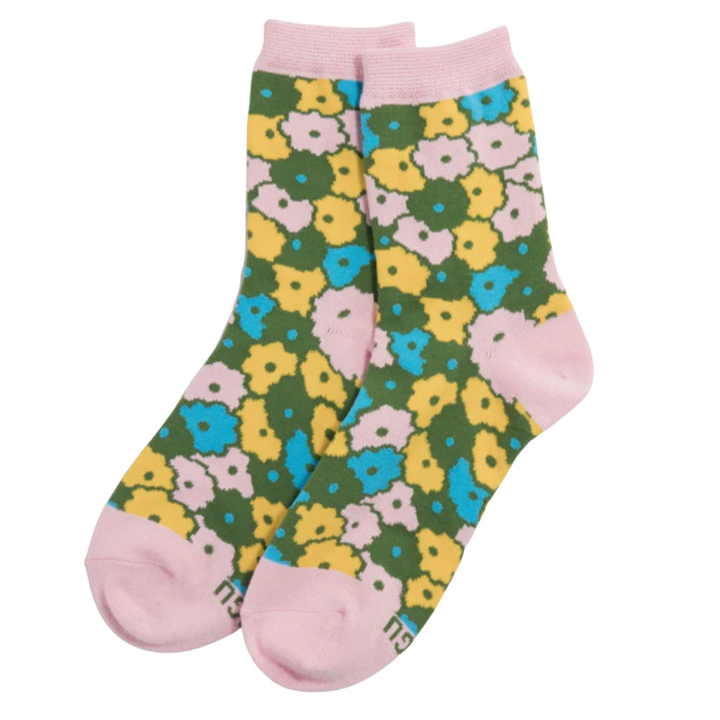 Flowerbed socks: BAGGU